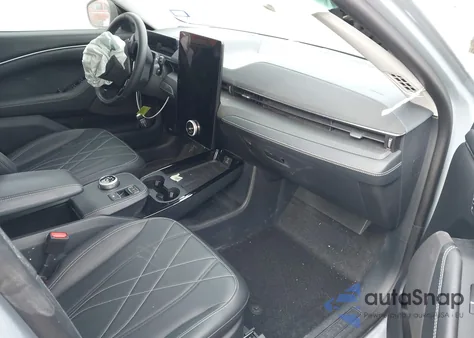 2024 Ford Mustang Mach-E Select z USA, uszkodzony, nr VIN 3FMTK1R4XRMA02430